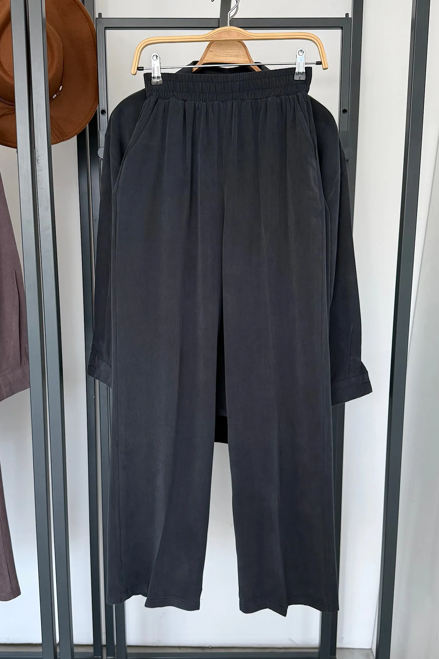 ensemble gris NOIR
